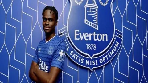 阿布扎比网球公开赛就国旗标识错误向俄罗斯选手道歉